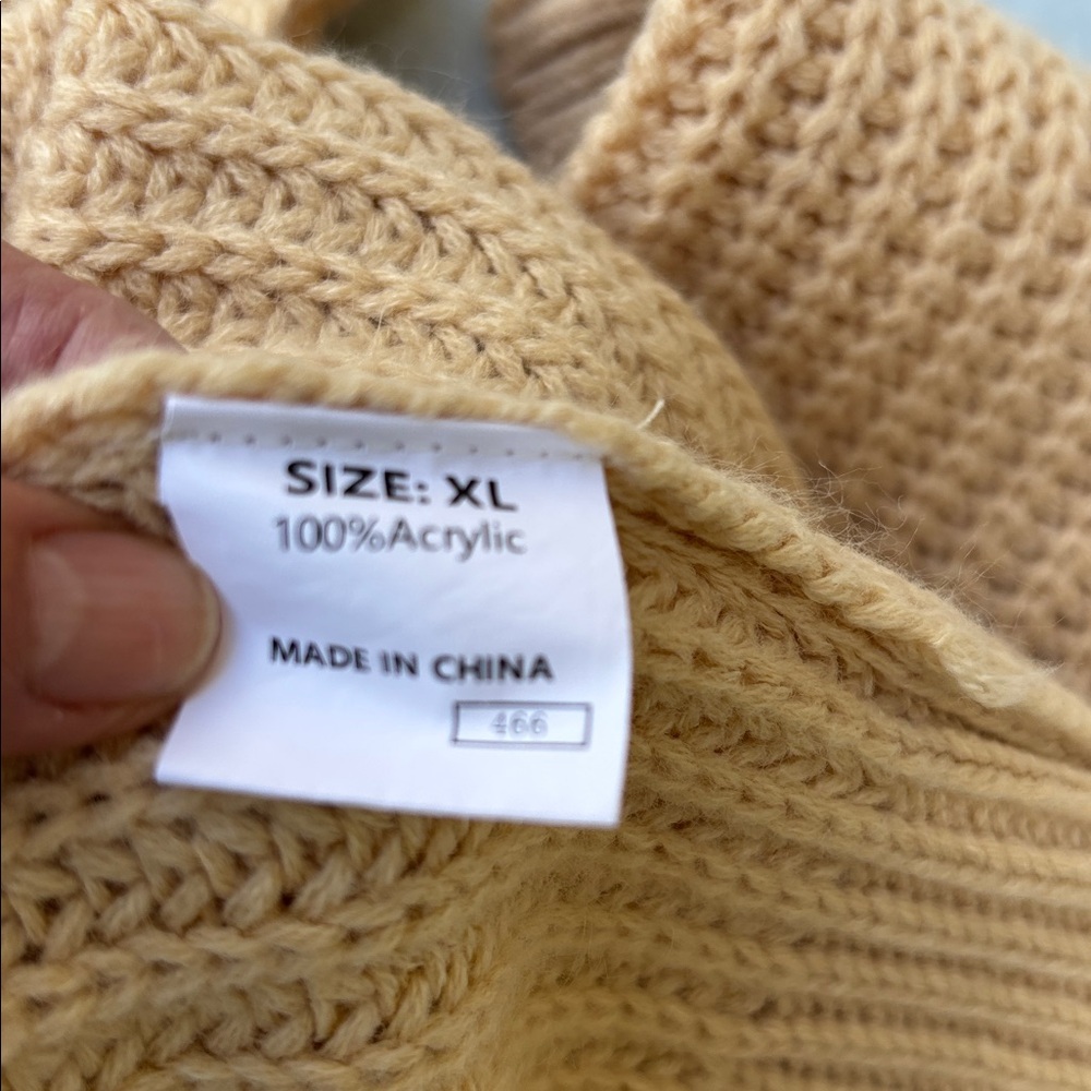 Newport Peach-Cream Knit Sweater . - Picture 4 of 5